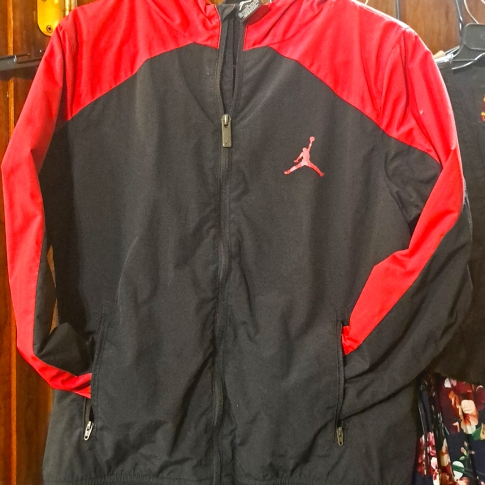 JORDAN JUMPMAN  youth xl jacket